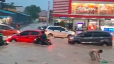 Hujan Lebat Sore Hari Timbulkan Banjir di Sebagian Kota Batam