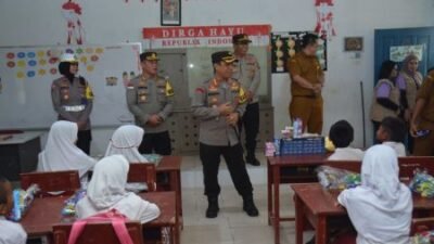 Kapolresta Barelang dan Tim Konselor Polda Kepri Gelar Program Trauma Healing untuk Anak-Anak Rempang - Galang