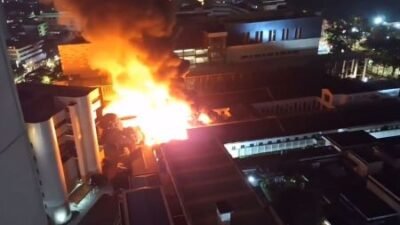 Setidaknya empat ruangan di Gedung A Museum Nasional, termasuk ruangan berisi koleksi prasejarah yang tak ternilai harganya, menjadi korban Si Jago Merah.