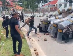 Kericuhan Massa di Kantor BP Batam: 12 Polisi Terluka dalam Unjuk Rasa Menolak Relokasi