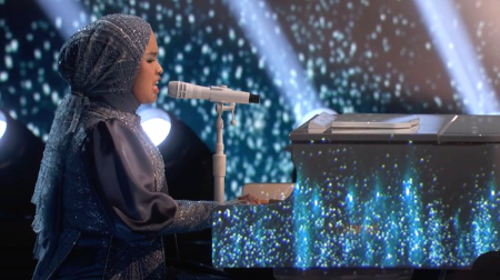 Putri Ariani Mencuri Perhatian Simon Cowell dalam Babak Final America's Got Talent