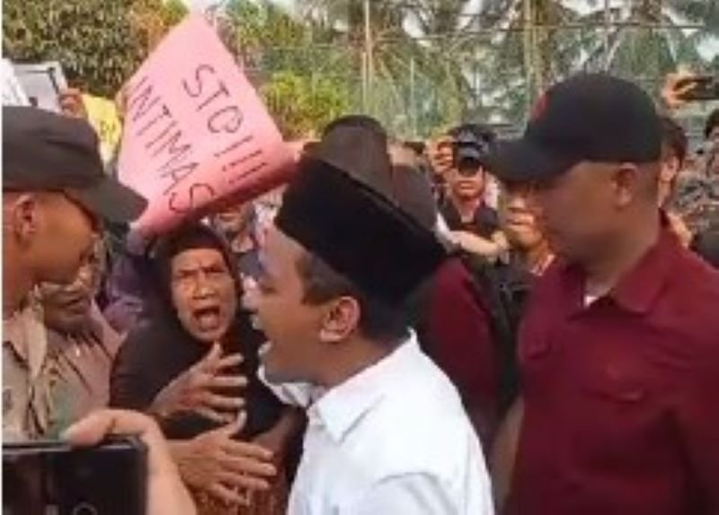 Menteri Investasi Bahlil Lahadalia Disambut Aksi Demo Emak-Emak saat Kunjungi Pasir Panjang, Rempang