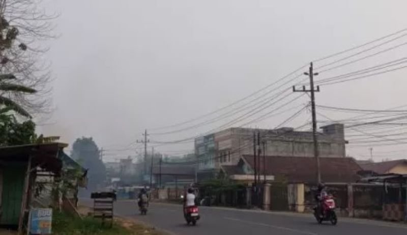 Kualitas Udara di Padang Memburuk, Warga Diminta Waspada Akibat Kabut Asap