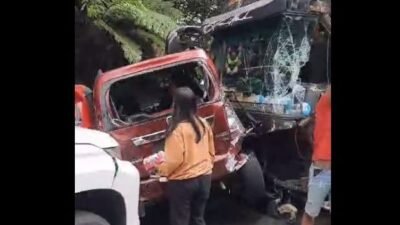 Breaking News: Kecelakaan Beruntun di Sitinjau Lauik Padang, 7 Kendaraan Terlibat
