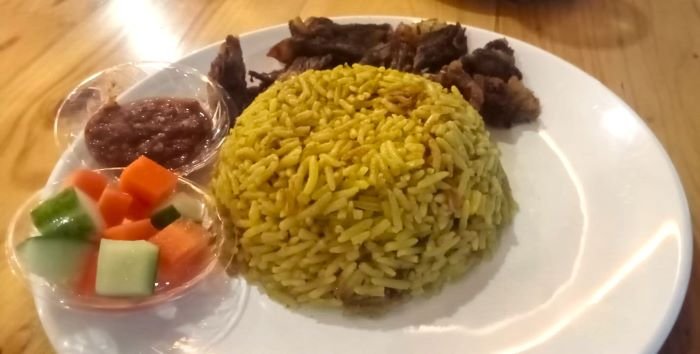 Melawa Premium Bengkong Batam: Rahasia Kelezatan Kambing, Nasi Briyani 33 Rempah dan Tonseng Arab
