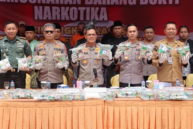 Dua Kurir Berhasil Diamankan, 65 Kg Sabu Gagal Beredar di Kota Pekanbaru dan Sumatera Utara