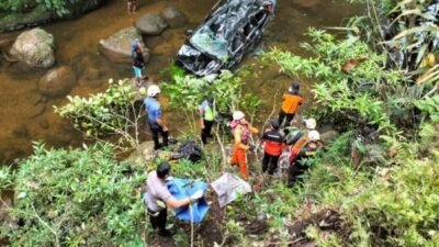 Sopir Mengantuk, Mobil Masuk Jurang di Sumbar, Tiga Orang Meninggal