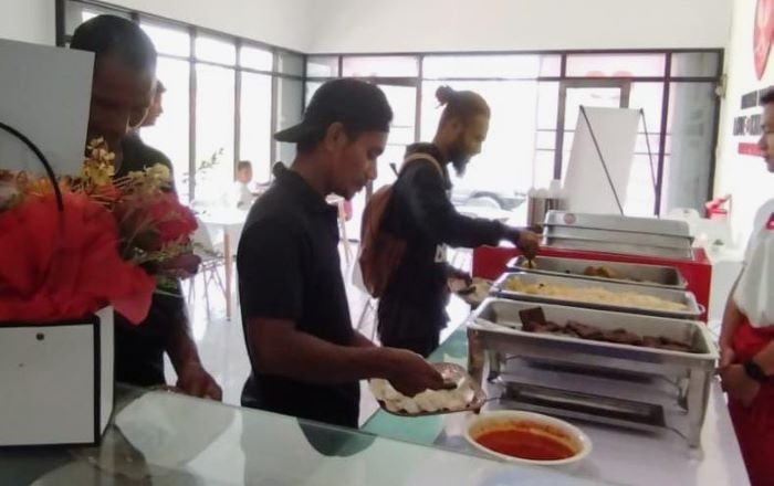 Rumah Makan Sukarela di Batam: Makan dan Berdonasi Tanpa Batasan Keuangan