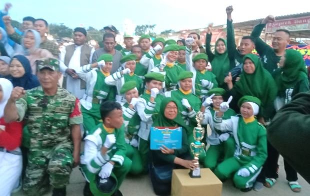 SMPS 02 Ibnu Sina Kabil Raih Juara 1 Lomba Baris Berbaris Hari Sumpah Pemuda