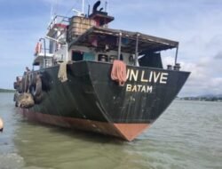 Bea Cukai Kepri Tangkap Kapal Tanker MT Sun Live Bawa 80 Ton Solar Akan Diselundupkan ke Malaysia