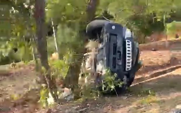 Kecelakaan Tunggal Daihatsu Terios di Batam: Mobil Ringsek, Korban Belum Diketahui