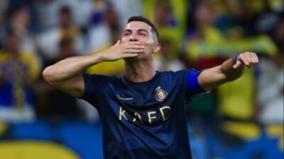 Diteriaki Messi di Kandang Lawan, Begini Sikap Ronaldo