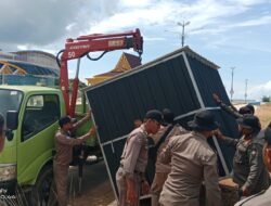 Satpol PP Kepri Amankan Lima Kontainer di Tugu Sirih, Tanjungpinang