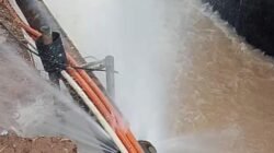 Pipa Air Bocor di Sei Beduk, Suplai Air ke Sejumlah Perumahan di Piayu Terganggu