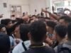 Sidang Perdana Kasus Kematian Bripda Nathanael Simanungkalit Ricuh, Keluarga Korban Histeris dan Tuntut Hukuman Berat